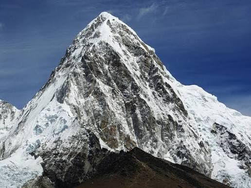 Pumori, Nepal